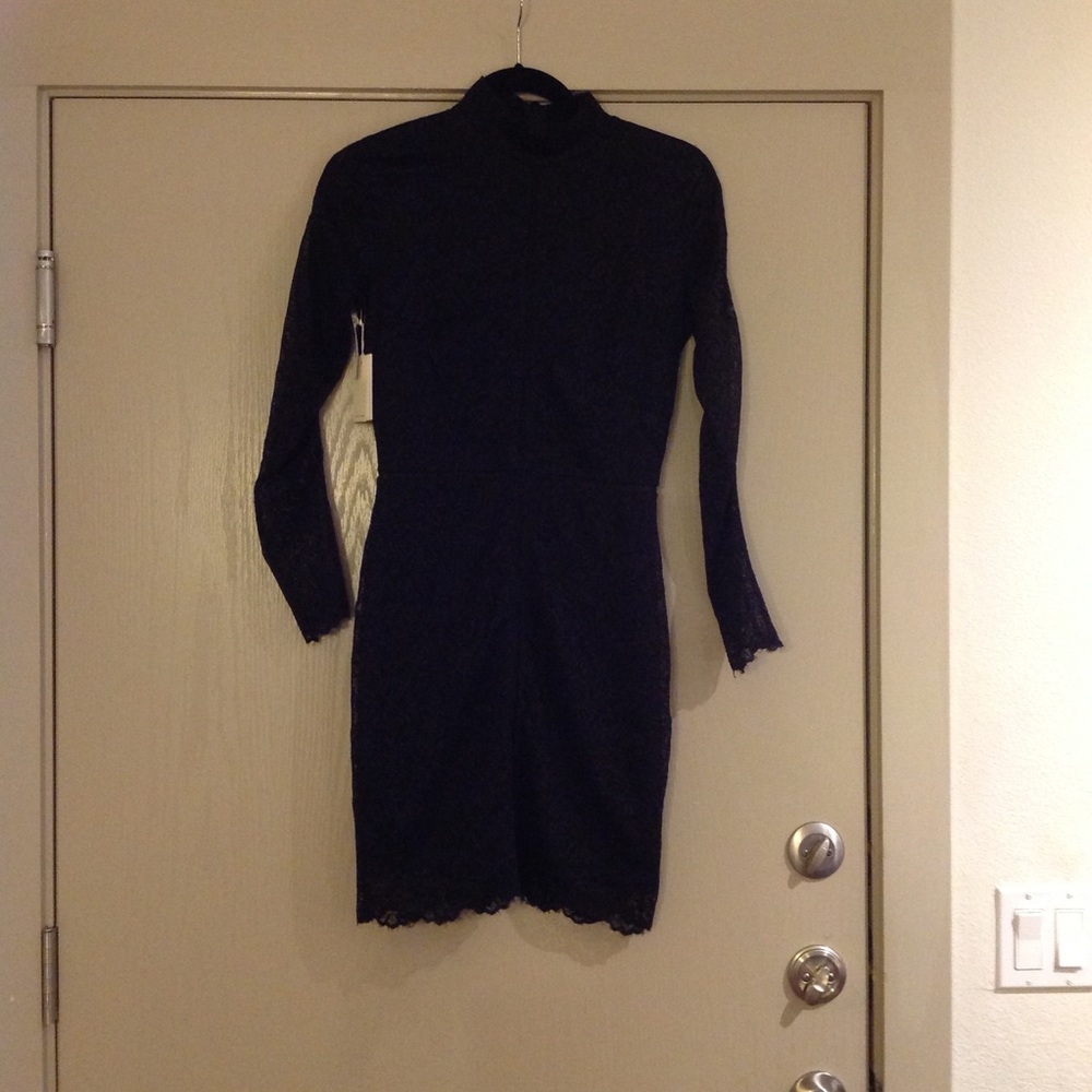 NWT Wilfred Black Lace Long sleeve size 4